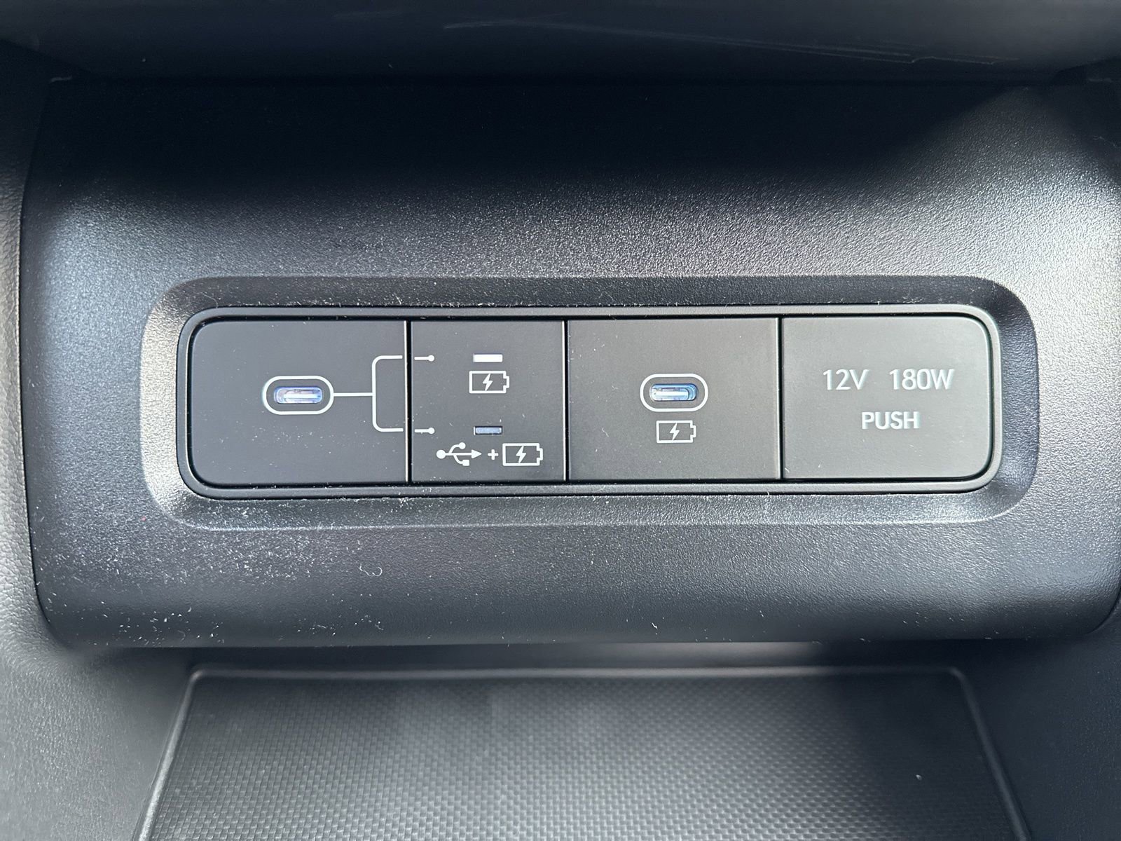 New 2026 Hyundai Tucson Blue SE image 54