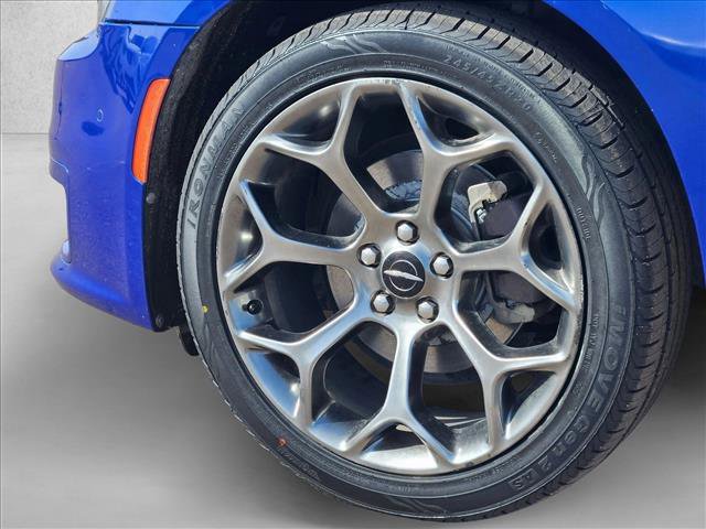 Used 2018 Chrysler 300 S w/ 300S Premium Group RWD image 28