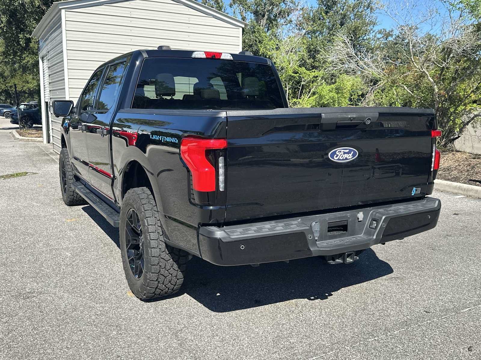 Used 2024 Ford F150 Lightning XLT AWD/4WD image 4
