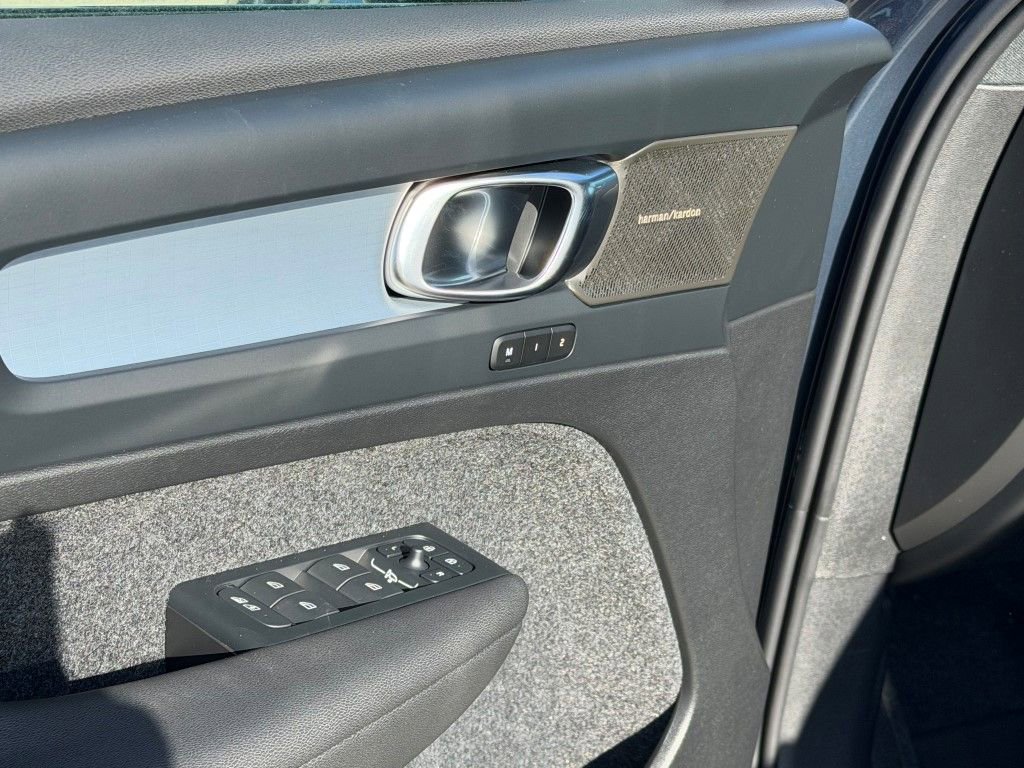 New 2026 Volvo XC40 B5 Ultra w/ Climate Package image 16