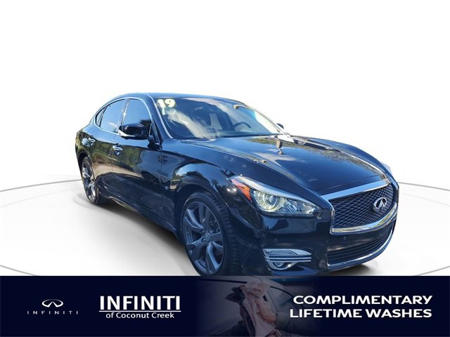 Used 2019 INFINITI Q70 Luxe image 1