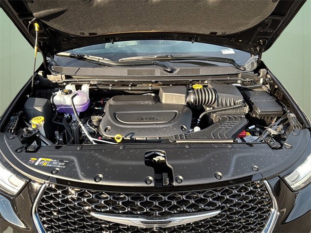 New 2026 Chrysler Pacifica Select image 12