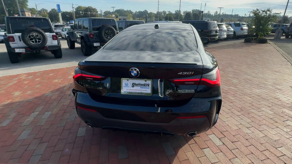 Used 2024 BMW 430i Coupe w/ M Sport Package RWD image 2