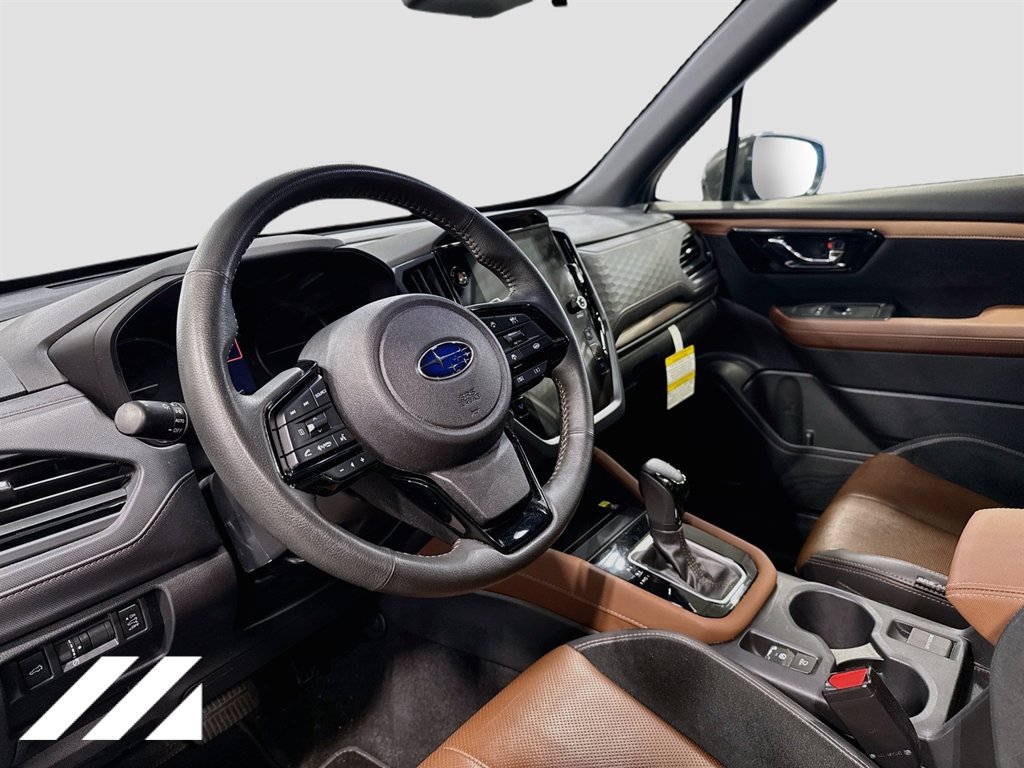 Used 2025 Subaru Forester Touring AWD/4WD image 9