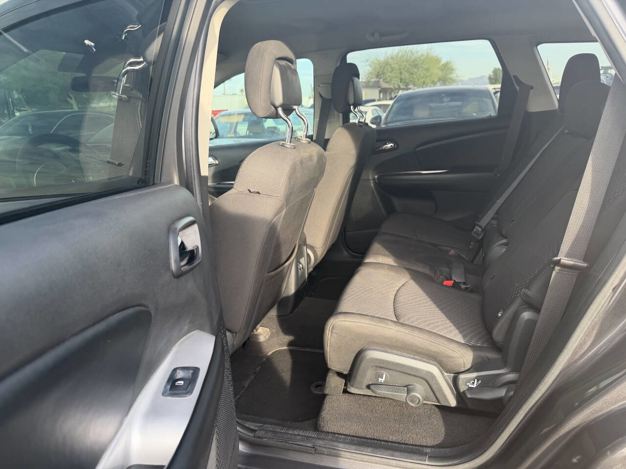 Used 2018 Dodge Journey SE image 25