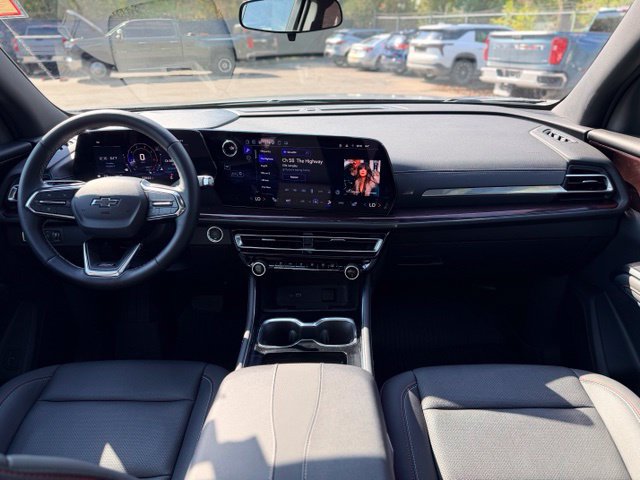 Used 2025 Chevrolet Traverse Z71 w/ Driver Confidence Package AWD/4WD image 21