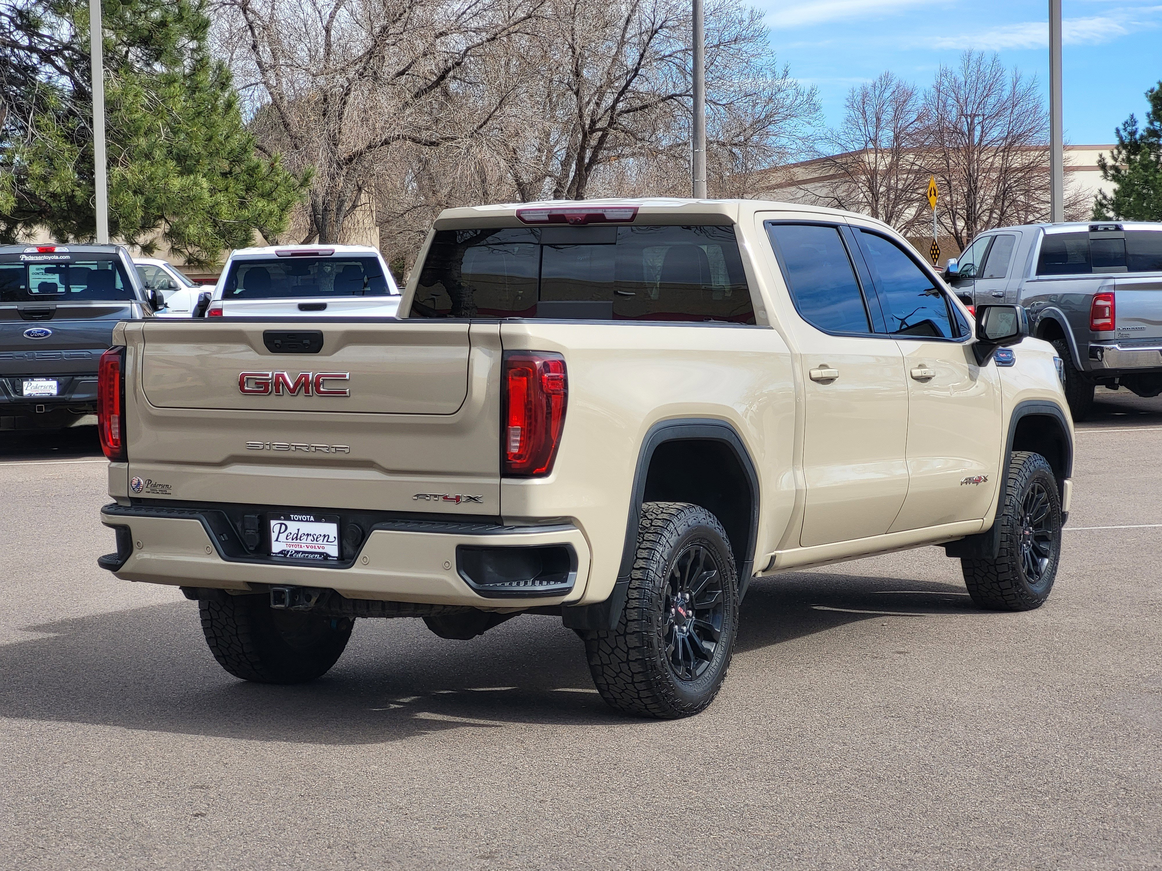 Used 2023 GMC Sierra 1500 AT4X image 2