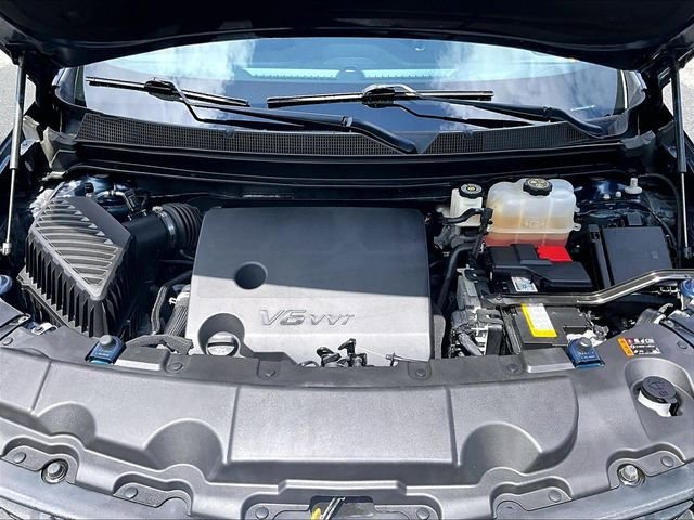 Used 2023 Chevrolet Traverse LT AWD/4WD image 10