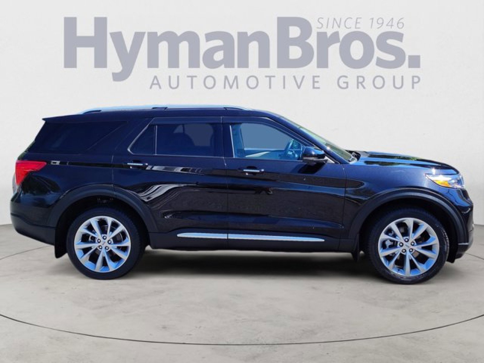 Used 2022 Ford Explorer Platinum w/ Equipment Group 601A image 2
