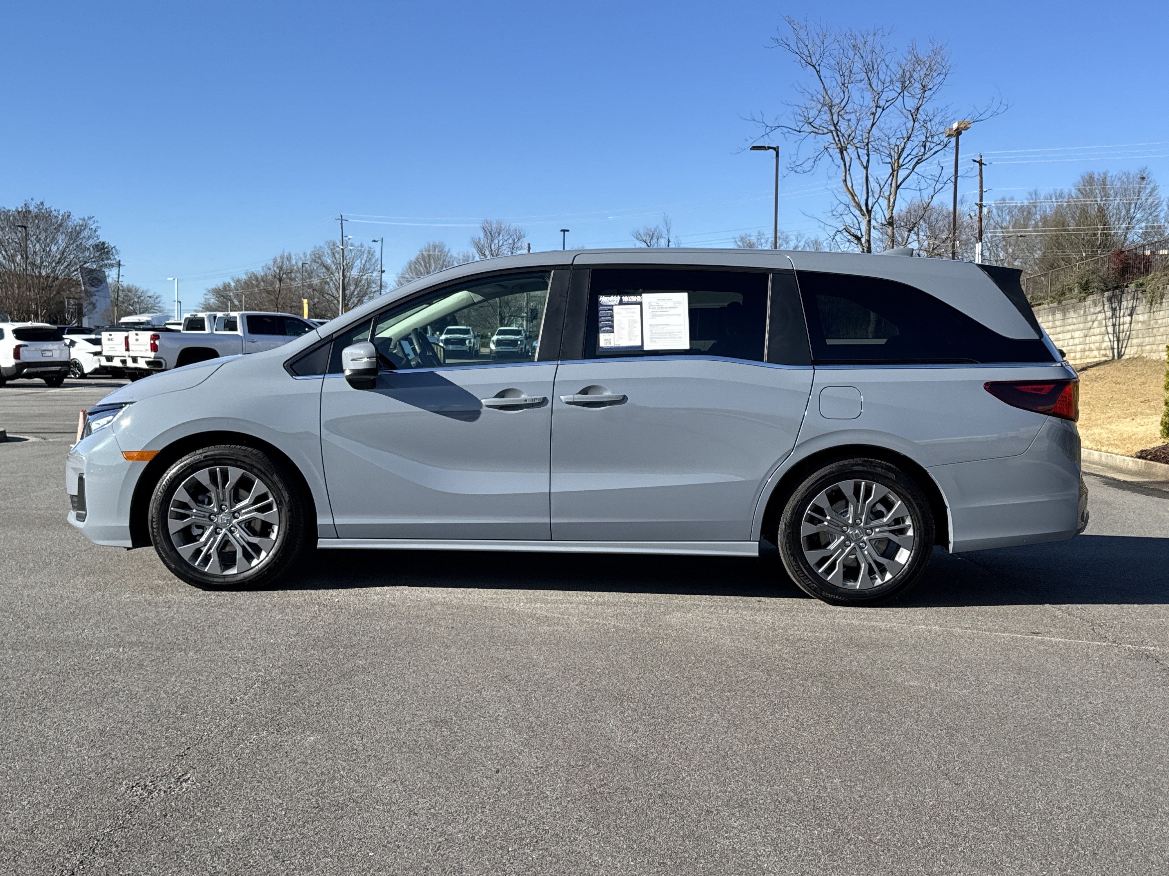 Used 2025 Honda Odyssey Touring image 18