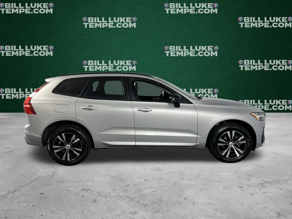 Used 2024 Volvo XC60 B5 Core image 3