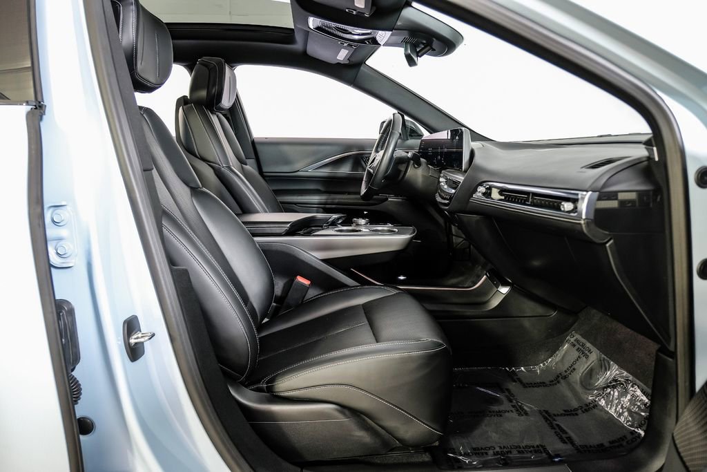 Used 2024 Cadillac Lyriq Luxury image 33