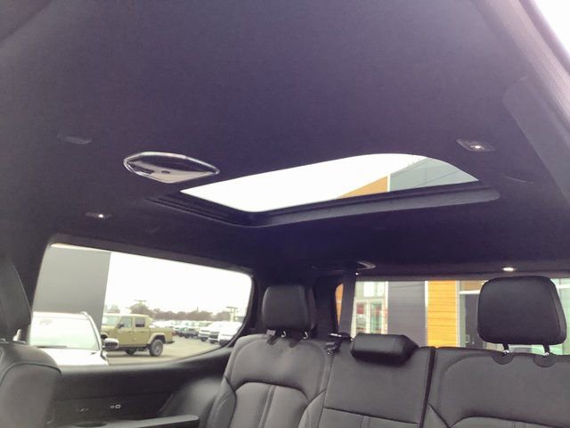 New 2026 Jeep Grand Wagoneer Limited w/ Premium Group II AWD/4WD image 32