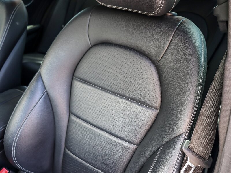 Used 2021 Mercedes-Benz C 300 Sedan image 28