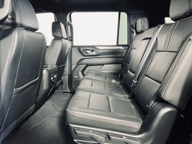 Used 2024 Chevrolet Suburban RST w/ Luxury Package image 11