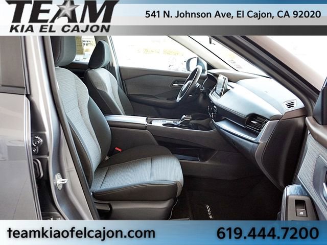 Used 2022 Nissan Rogue SV FWD image 11