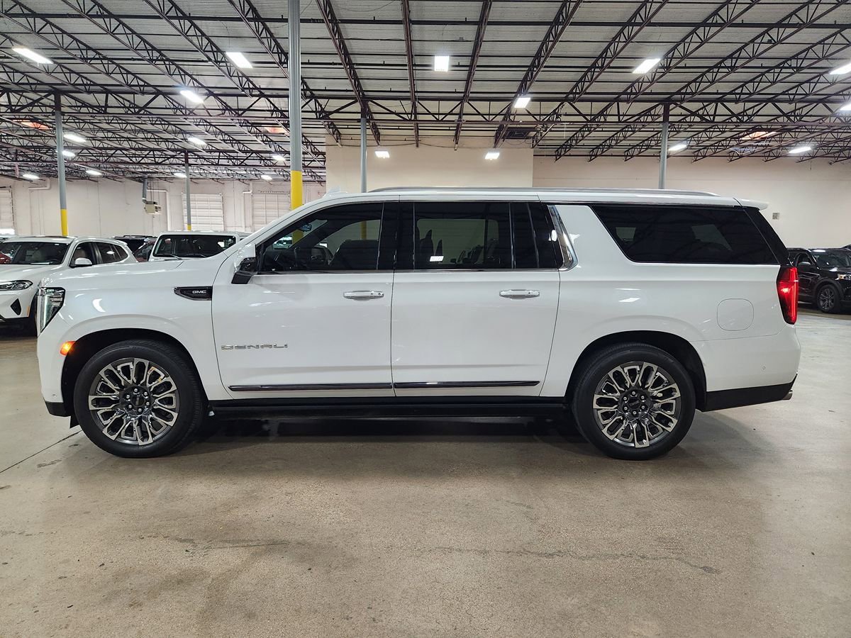 Used 2024 GMC Yukon XL Denali Ultimate AWD/4WD image 7