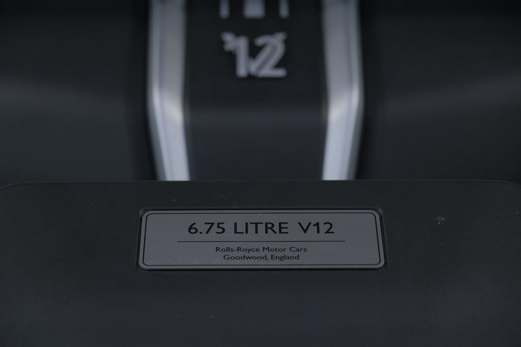 Used 2026 Rolls-Royce Phantom Sedan RWD image 60