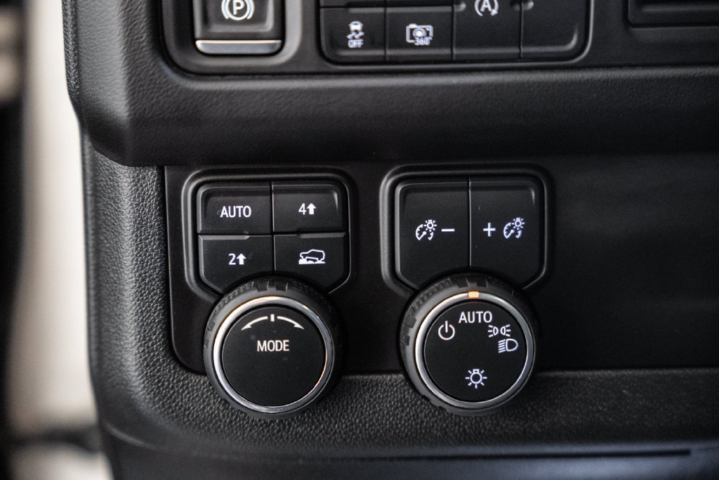 Used 2024 Chevrolet Tahoe LT w/ Luxury Package AWD/4WD image 43