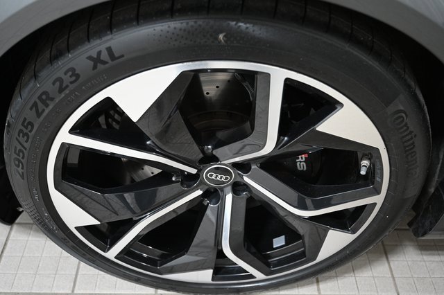 Used 2024 Audi RS Q8 image 18