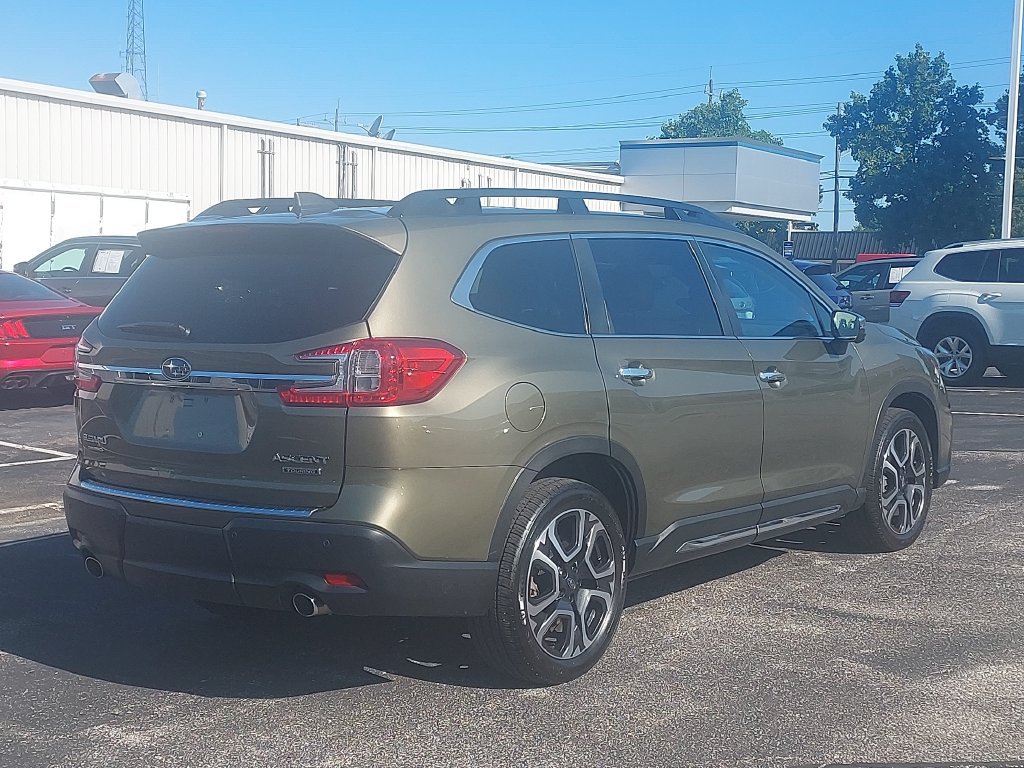 Used 2023 Subaru Ascent Touring AWD/4WD image 7