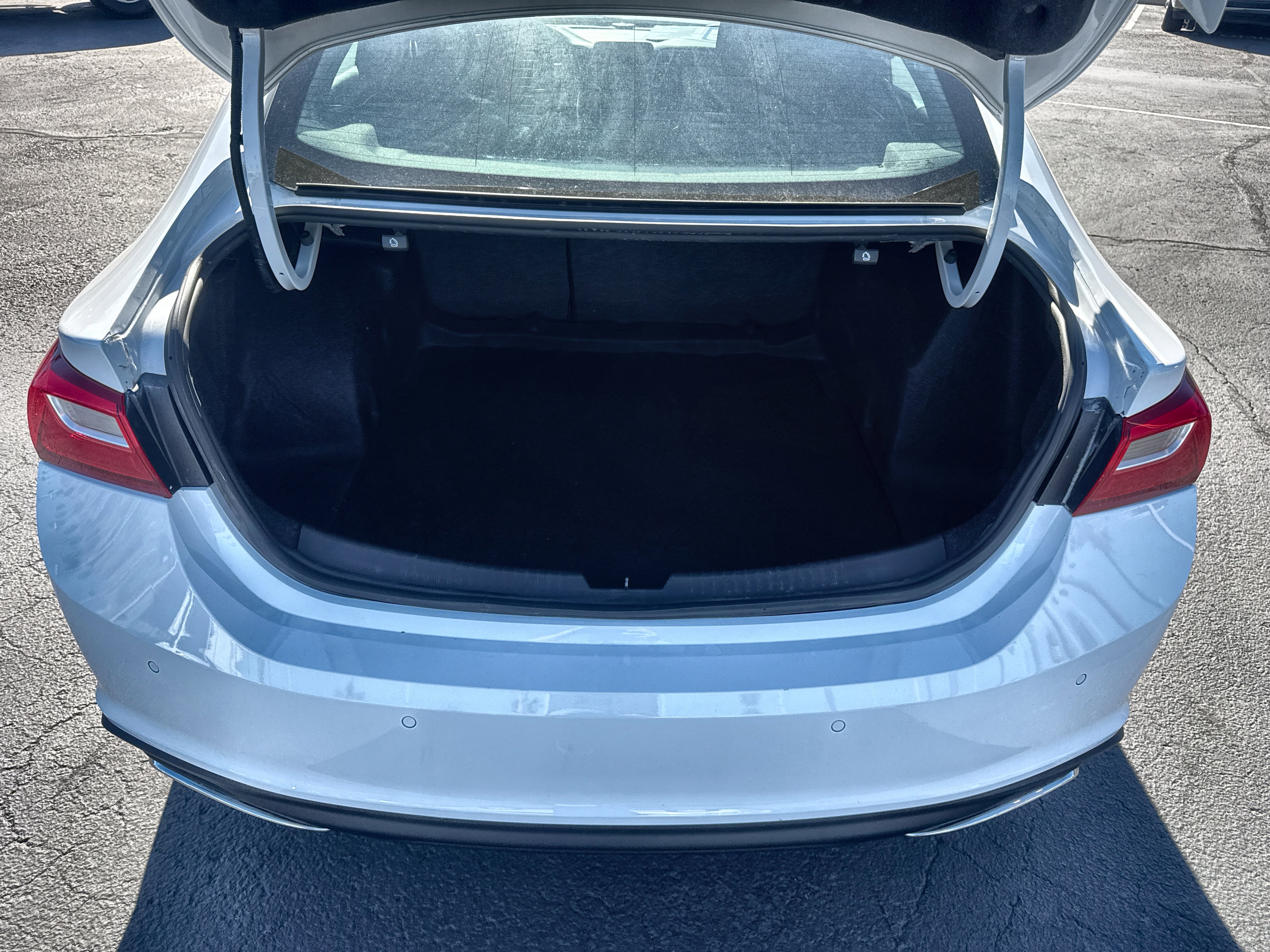 Used 2022 Chevrolet Malibu RS image 25