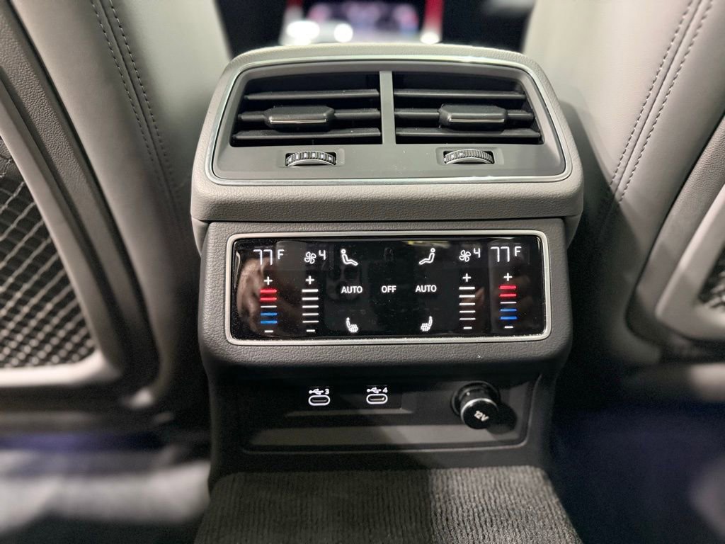 Used 2021 Audi S6 Premium Plus w/ S Sport Package image 34