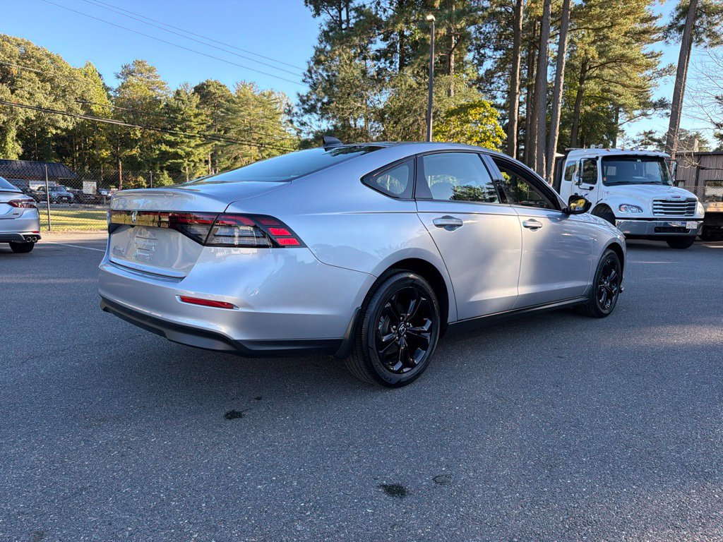 Certified 2025 Honda Accord SE image 5