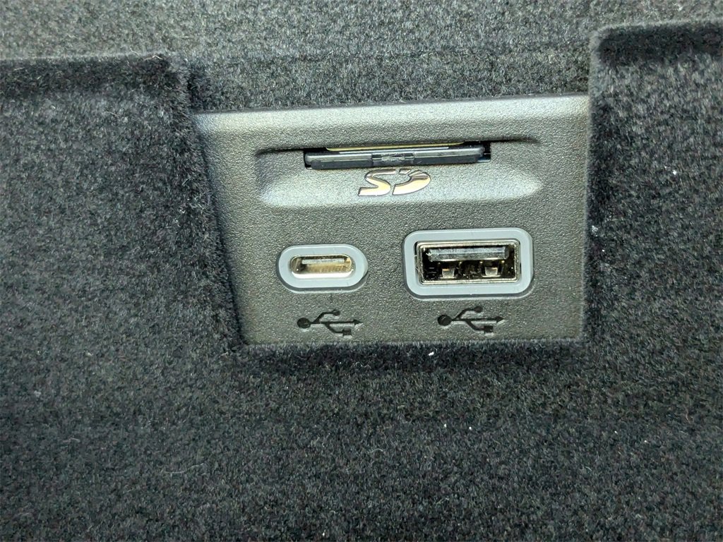 Certified 2024 Cadillac XT5 Premium Luxury w/ Technology Package image 28