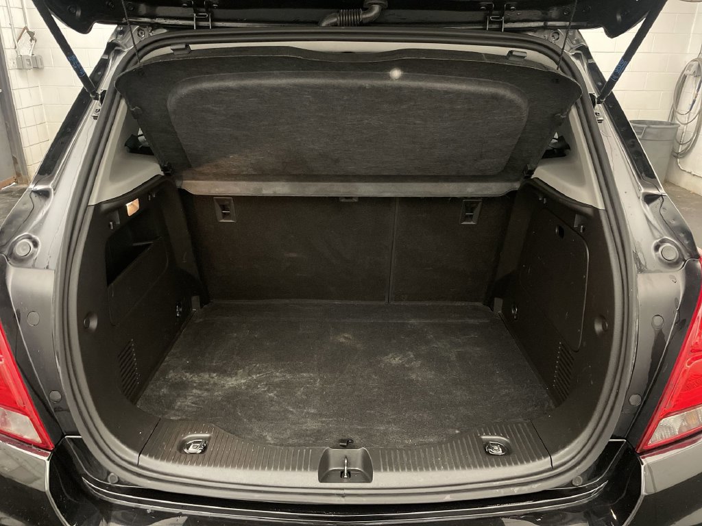 Used 2019 Chevrolet Trax LT w/ LT Convenience Package FWD image 18