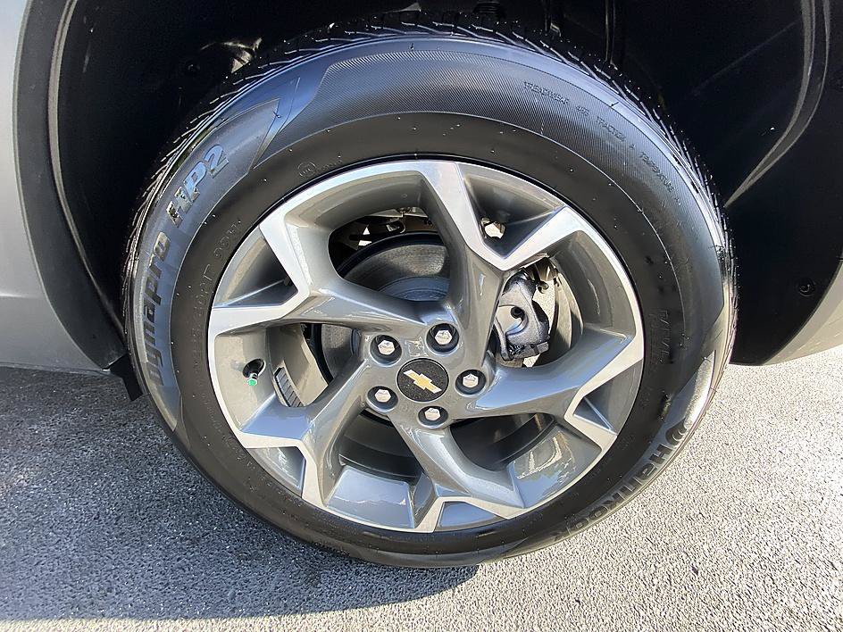 Used 2025 Chevrolet Trax LT w/ LT Convenience Package FWD image 26