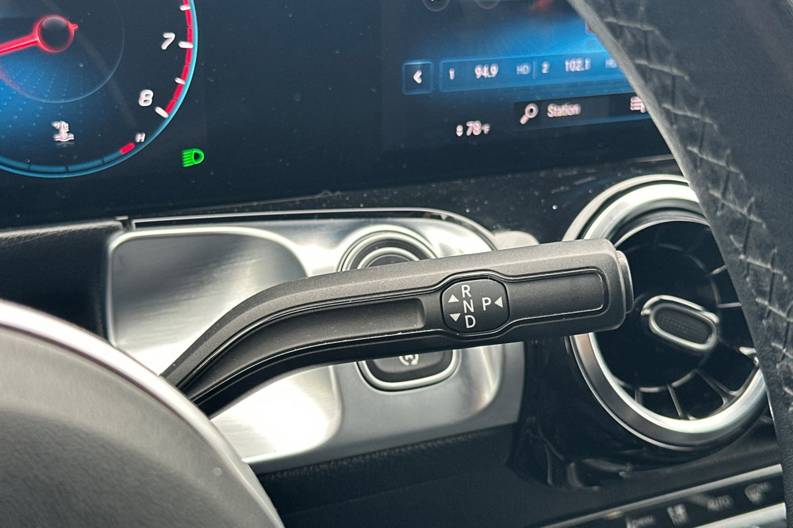 Used 2023 Mercedes-Benz GLB 250 4MATIC image 21