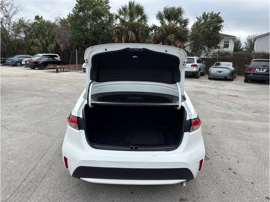 Used 2022 Toyota Corolla LE image 34