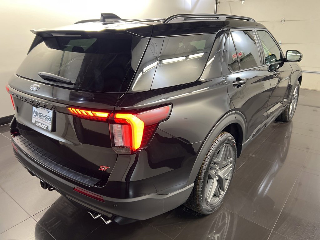 New 2026 Ford Explorer ST w/ Sun And Sound Package image 6
