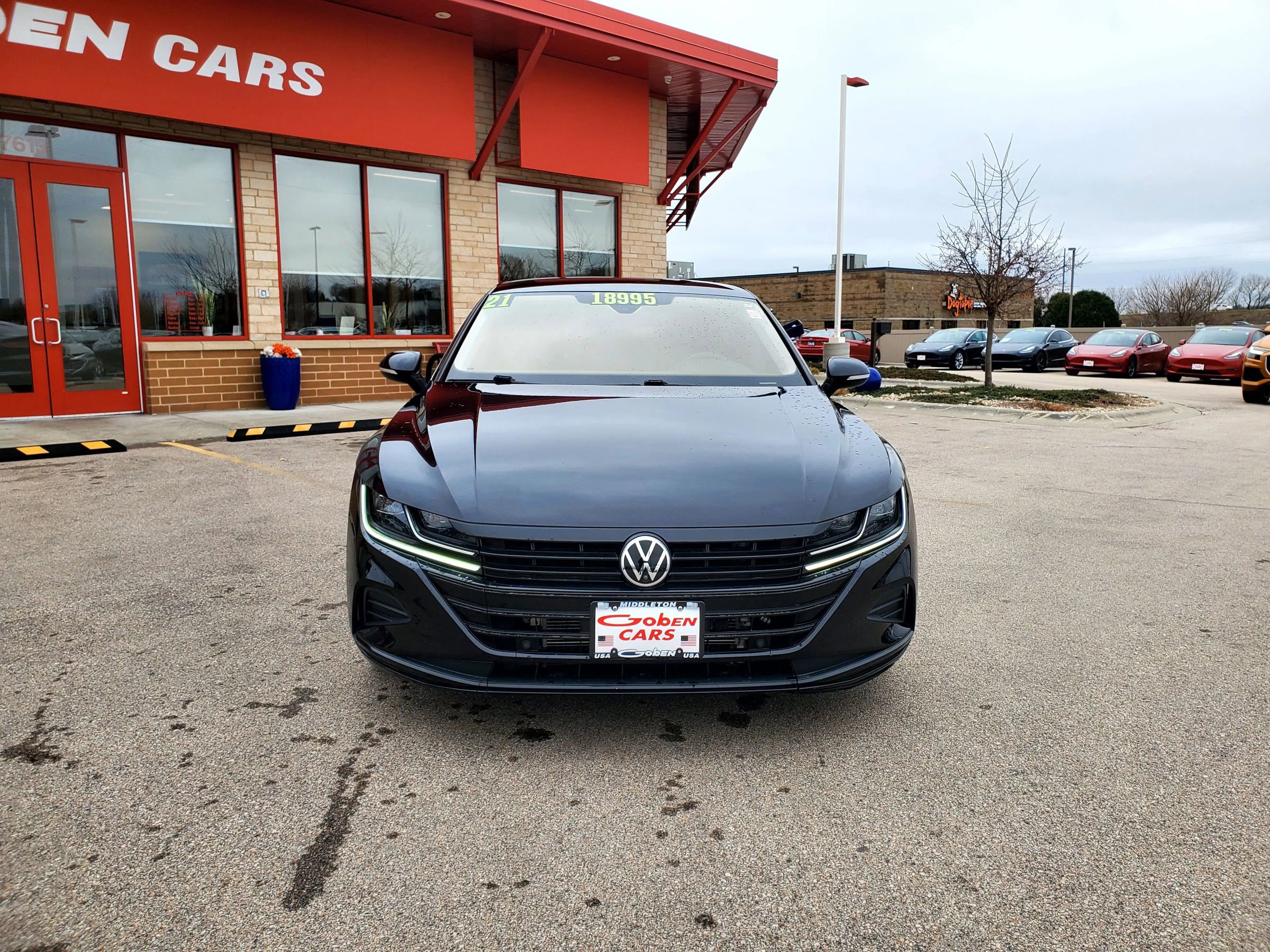 Used 2021 Volkswagen Arteon SE FWD image 2