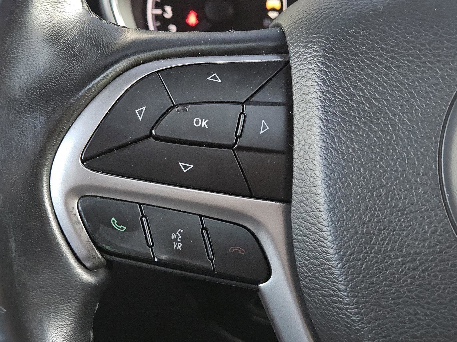 Used 2019 Jeep Grand Cherokee Altitude RWD image 18