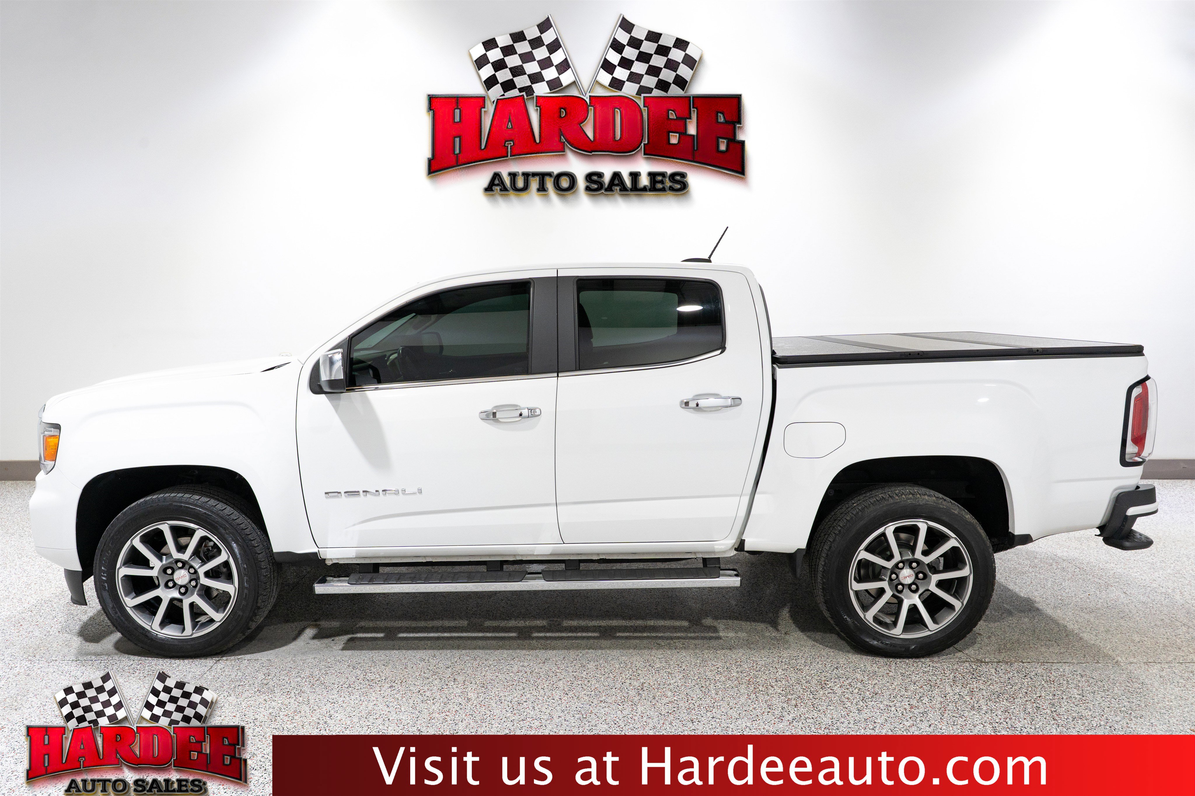 Used 2022 GMC Canyon Denali AWD/4WD image 1