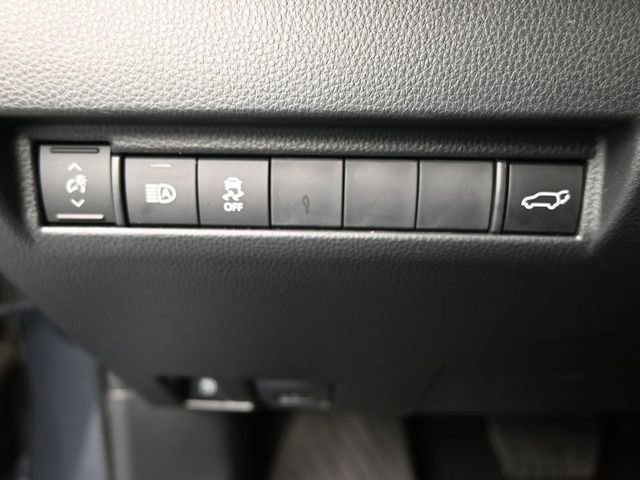 Used 2024 Toyota Venza XLE AWD/4WD image 14
