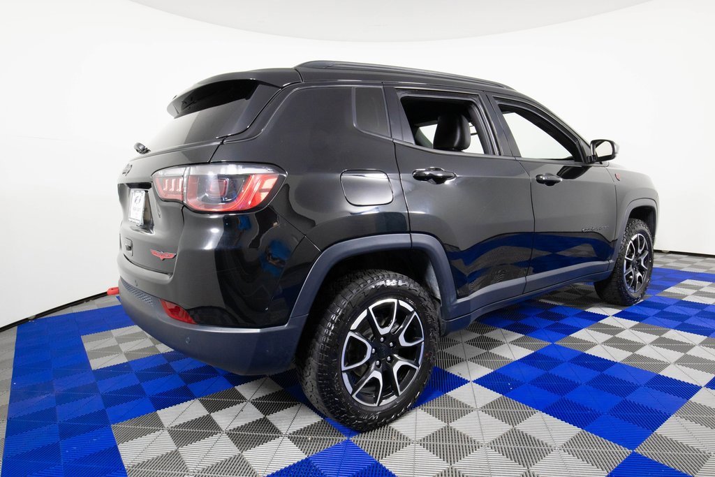 Used 2024 Jeep Compass Trailhawk image 5