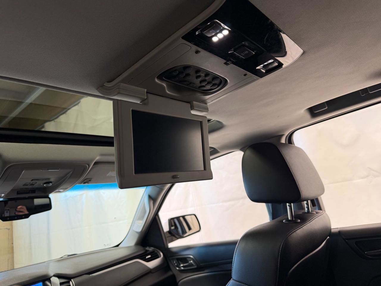 Used 2015 Chevrolet Suburban LT AWD/4WD image 30