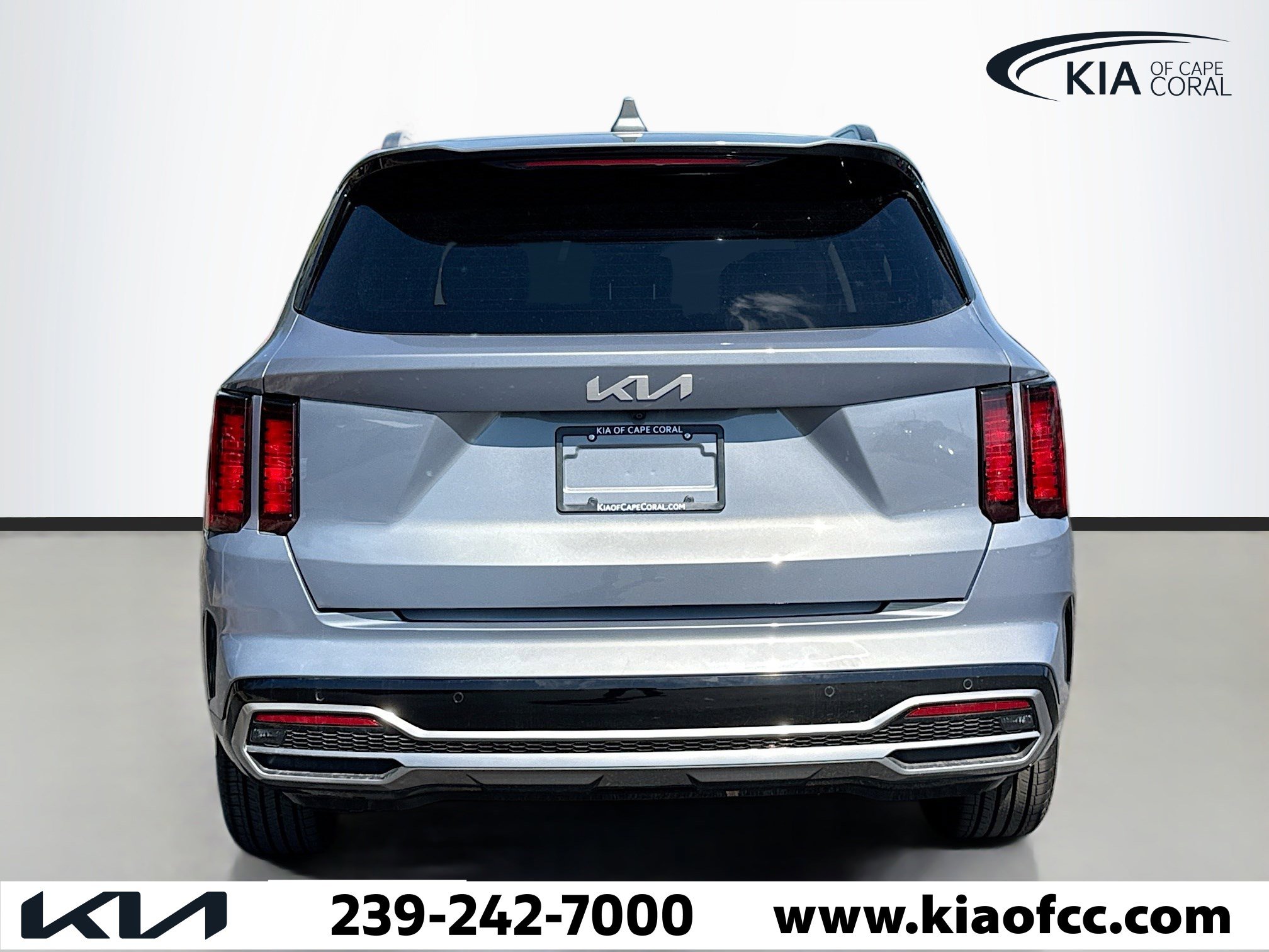 Used 2023 Kia Sorento S w/ Panoramic Sunroof Package image 4