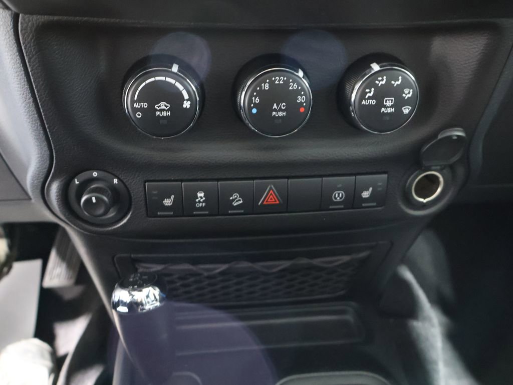 Used 2017 Jeep Wrangler Unlimited Sahara w/ Dual Top Group image 26