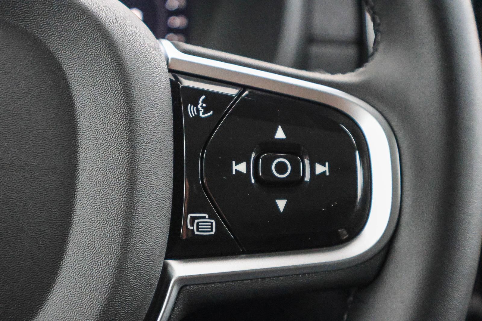 New 2026 Volvo XC90 B5 Core image 35