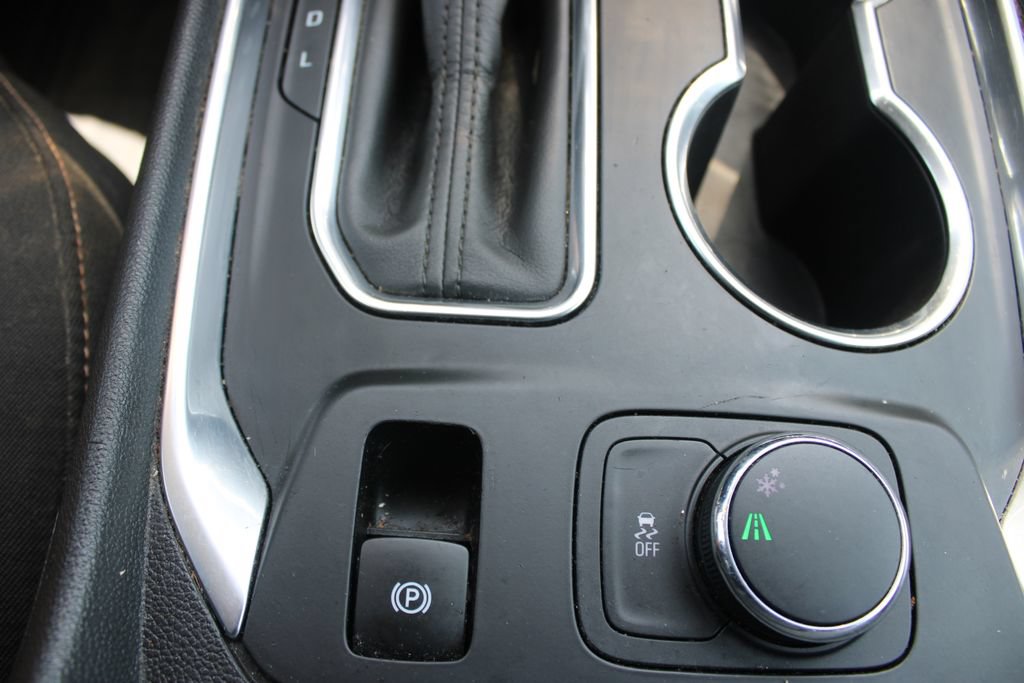 Used 2020 Chevrolet Traverse LT FWD image 47