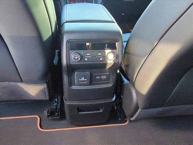 Used 2023 GMC Acadia AT4 w/ Technology Package image 17