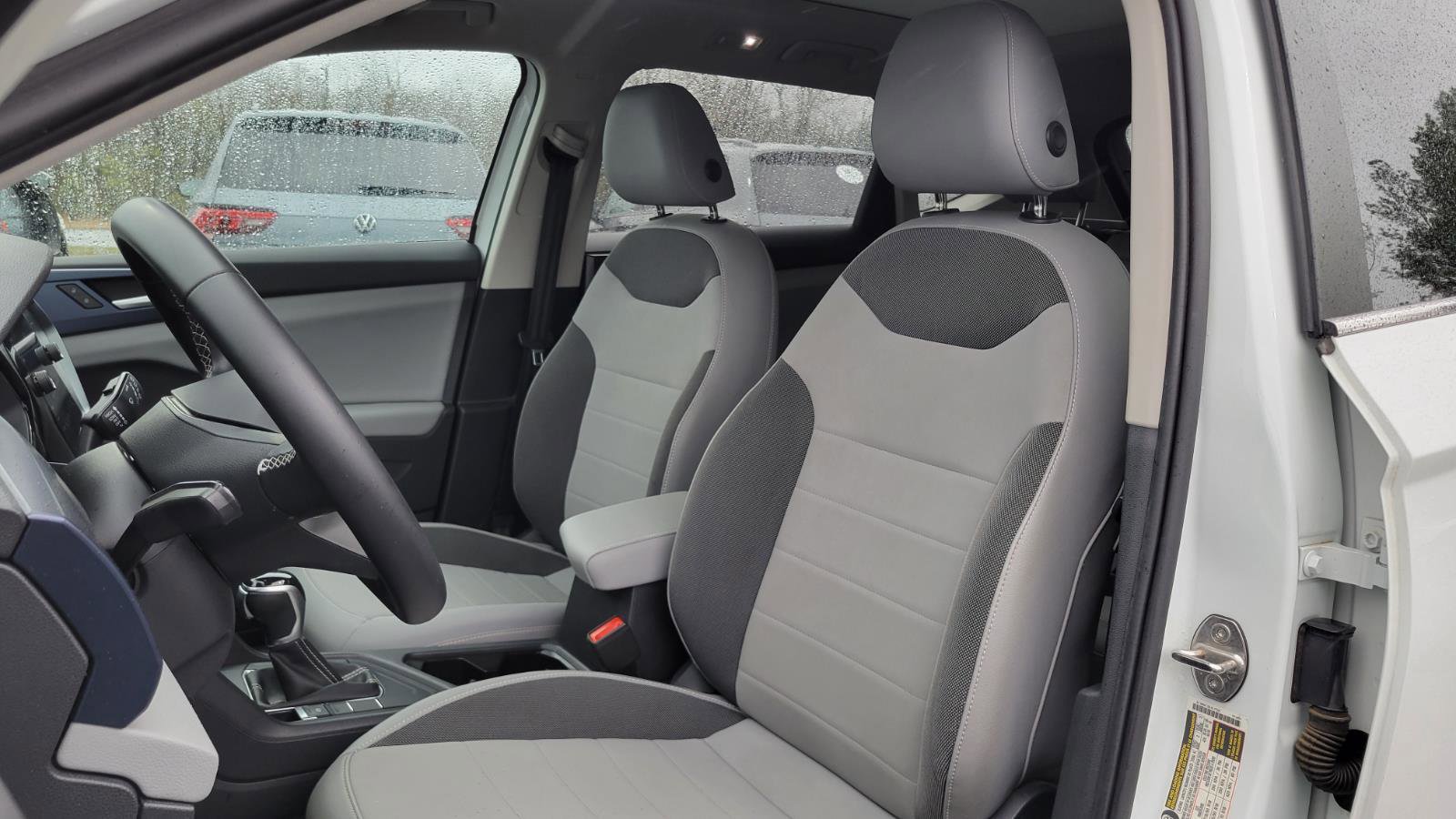 Used 2022 Volkswagen Taos SE w/ Panoramic Sunroof Package image 21