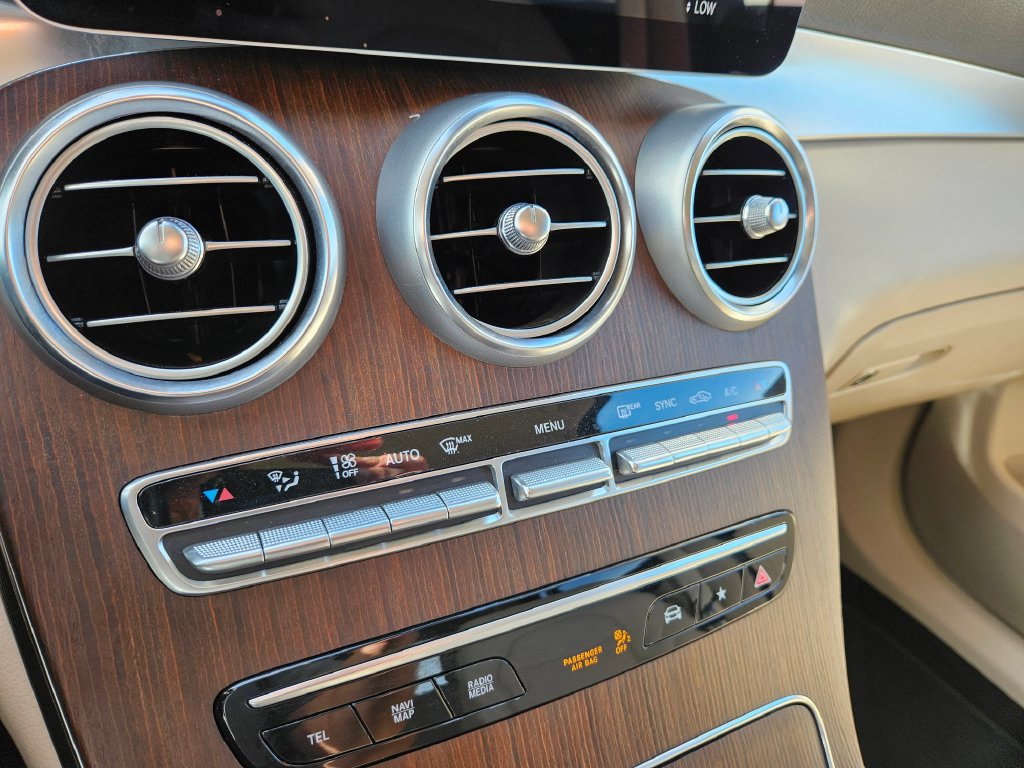 Used 2022 Mercedes-Benz GLC 300 4MATIC image 27