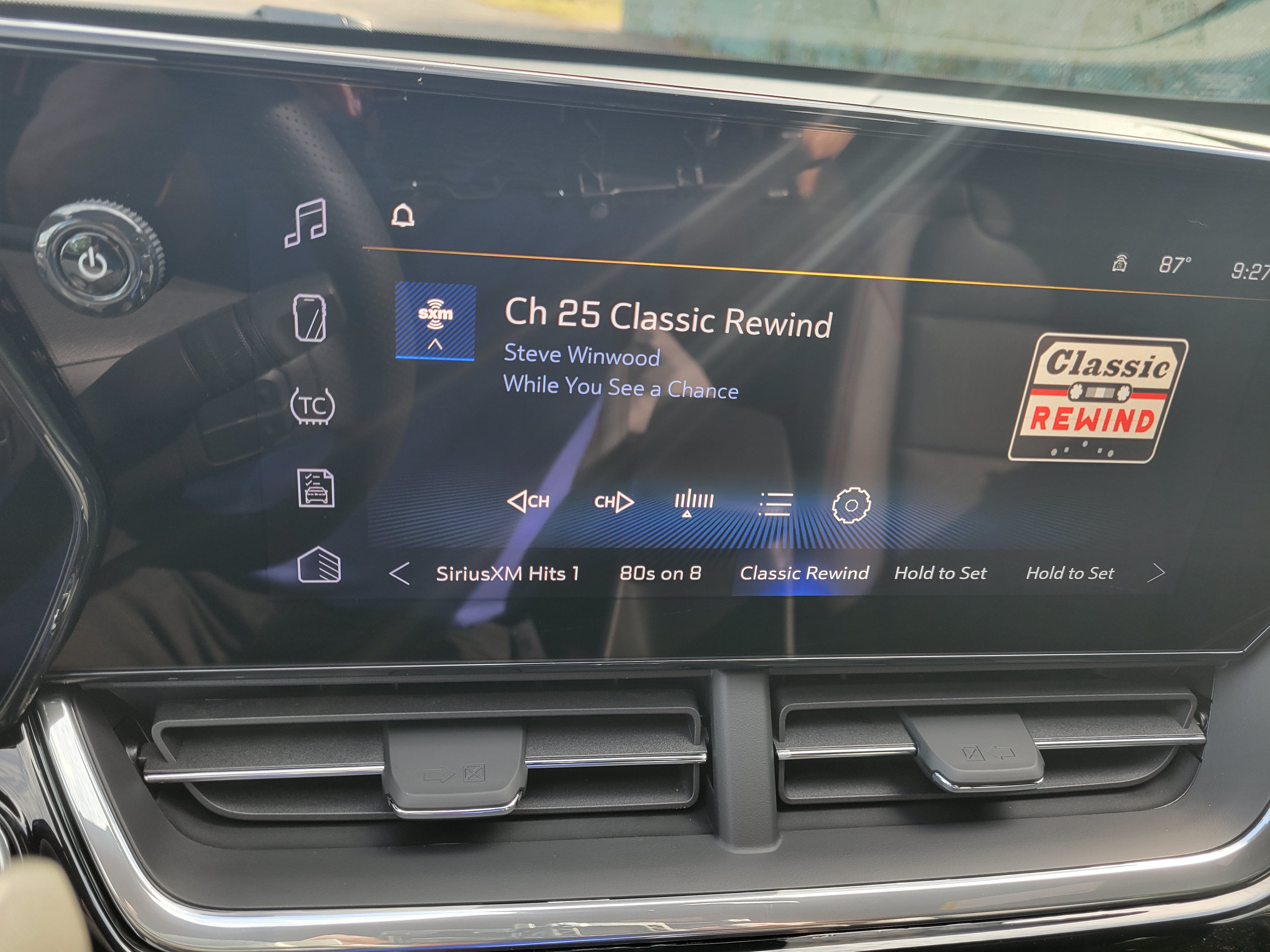 New 2026 Chevrolet Trax RS w/ Sunroof Package FWD image 19