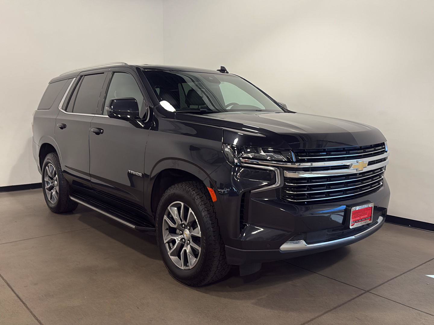 Used 2024 Chevrolet Tahoe LT w/ LT Signature Package AWD/4WD image 1