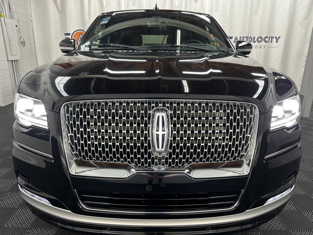 Used 2023 Lincoln Navigator L Reserve image 4